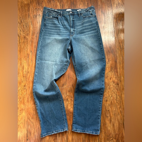 sofia by sofia vergara Denim - Sofia Jeans by Sofia Vergara Eden Super High-Rise Straight jean women’s size 18